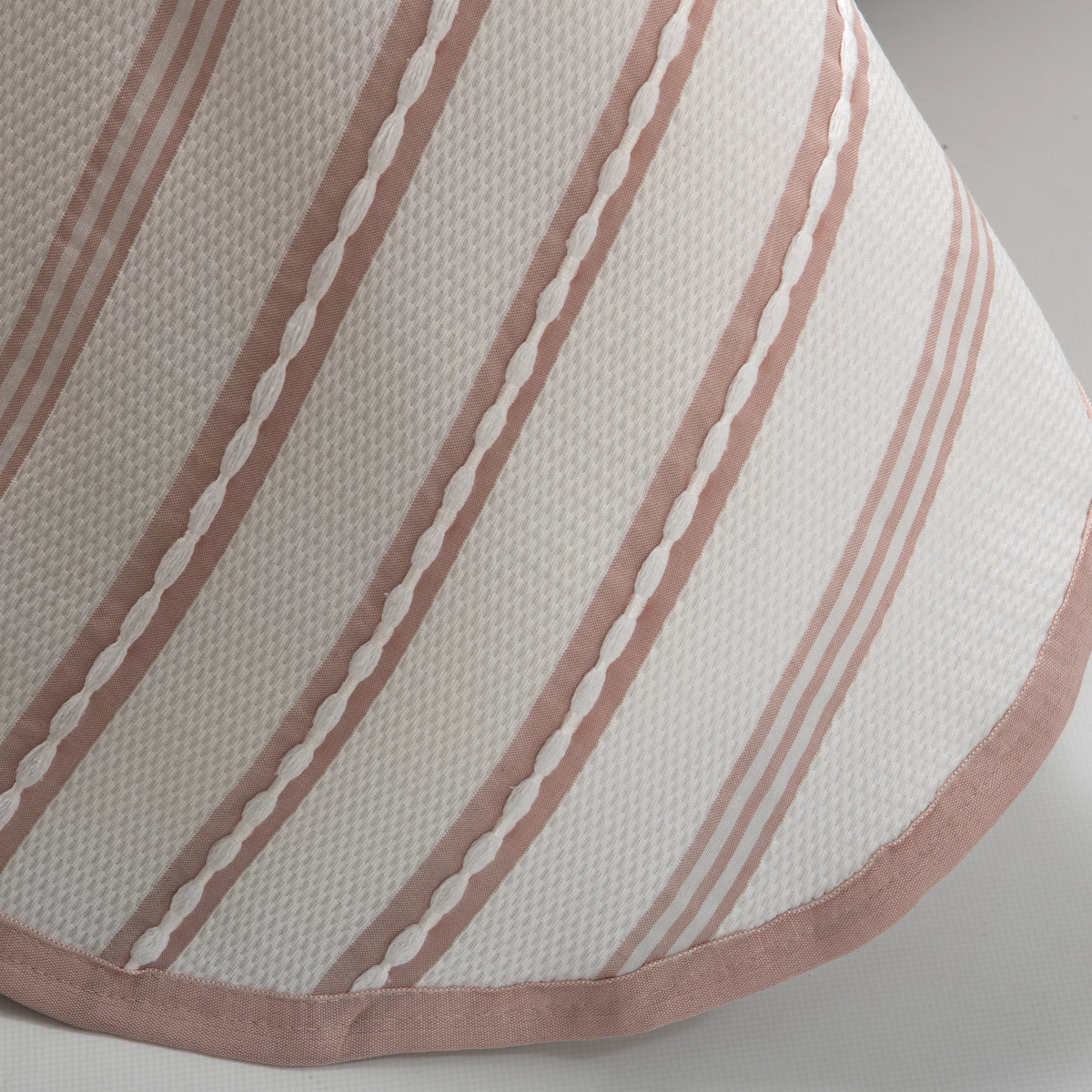 Colcha Riscas Cor-de-Rosa