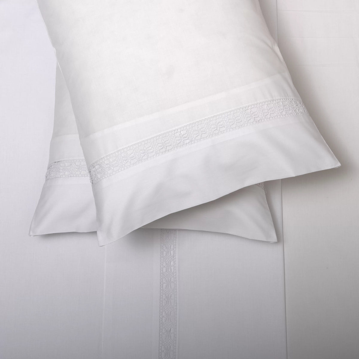 Lençóis com Bordado Branco