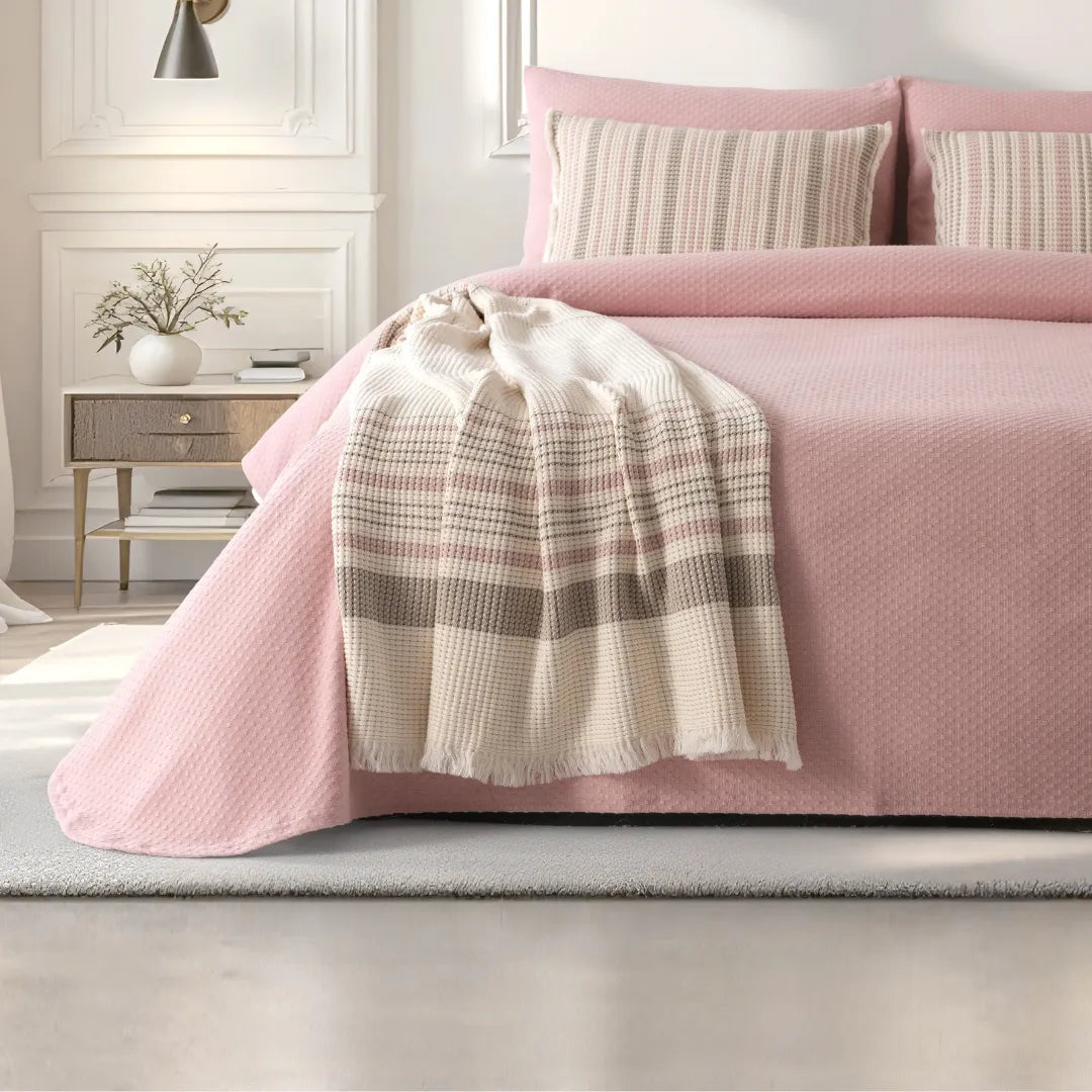 Colcha com Pontos Cor-de-Rosa