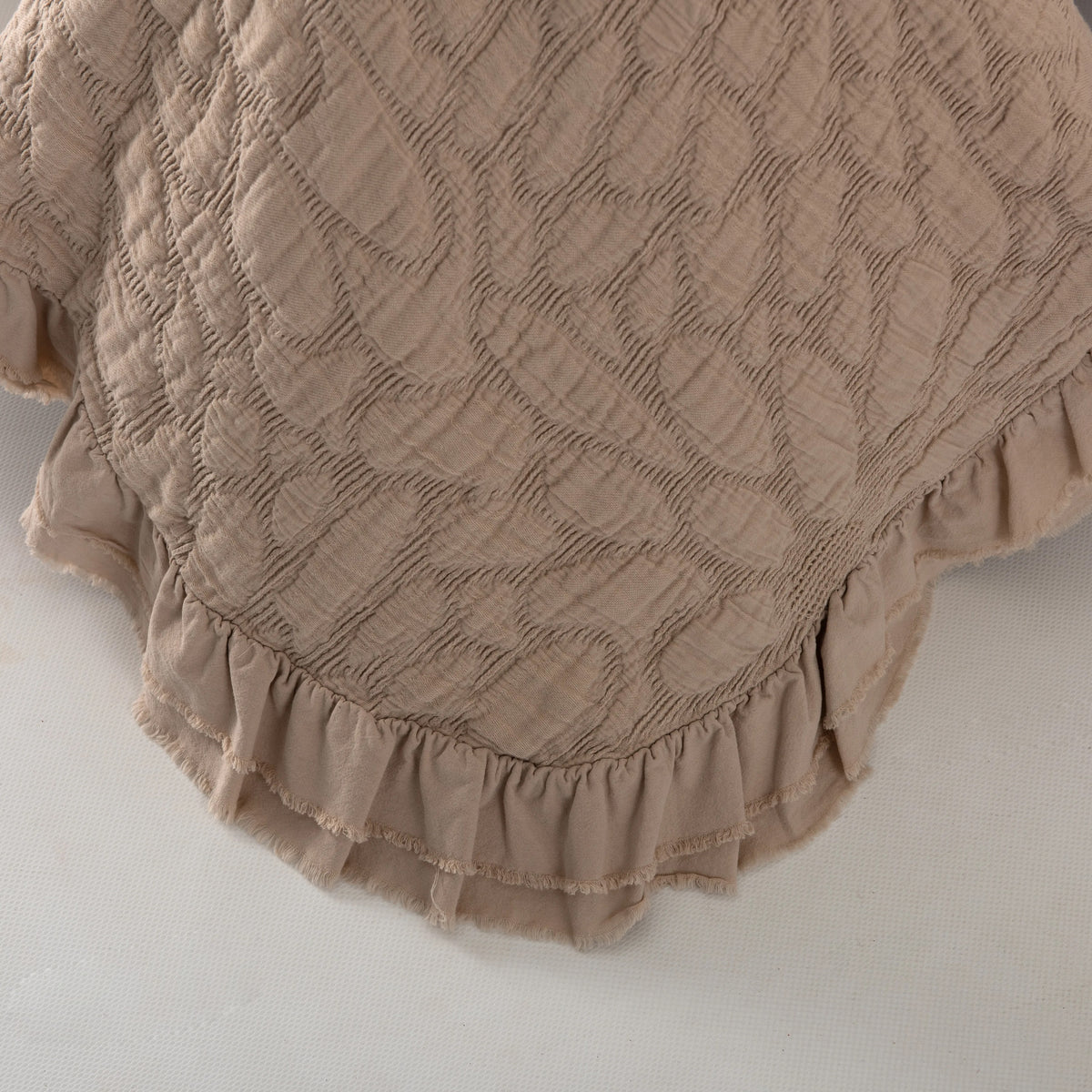 Colcha Flor com Folhos Camel