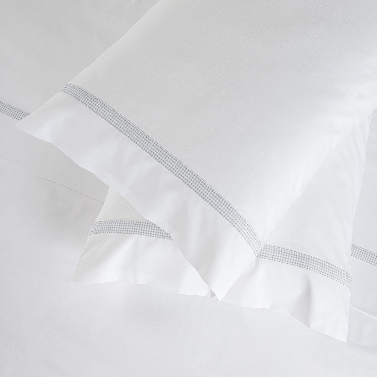 Jogos de Lençóis em Cinzento e Branco com Detalhes em Padrão Vichy