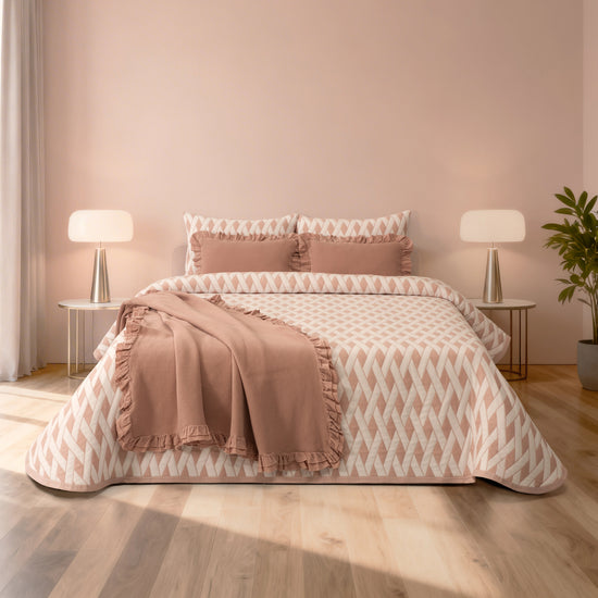 Colcha de Verano Rosa con Estampado Geométrico – Cláudia