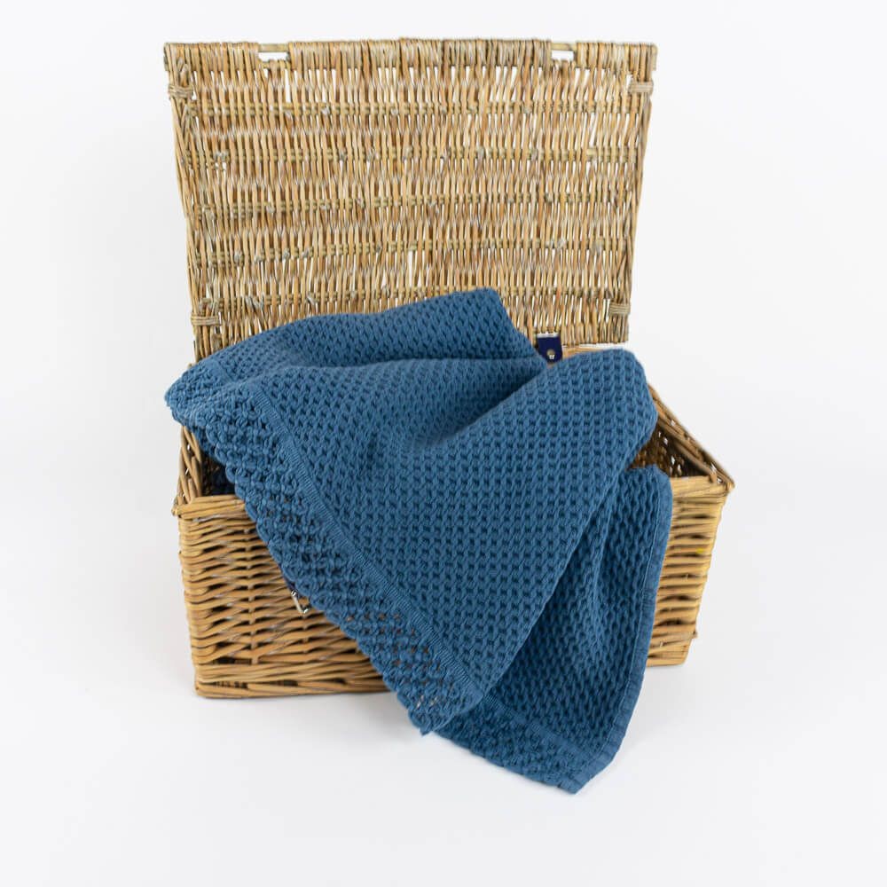 Manta de Algodão com Renda Azul Escuro
