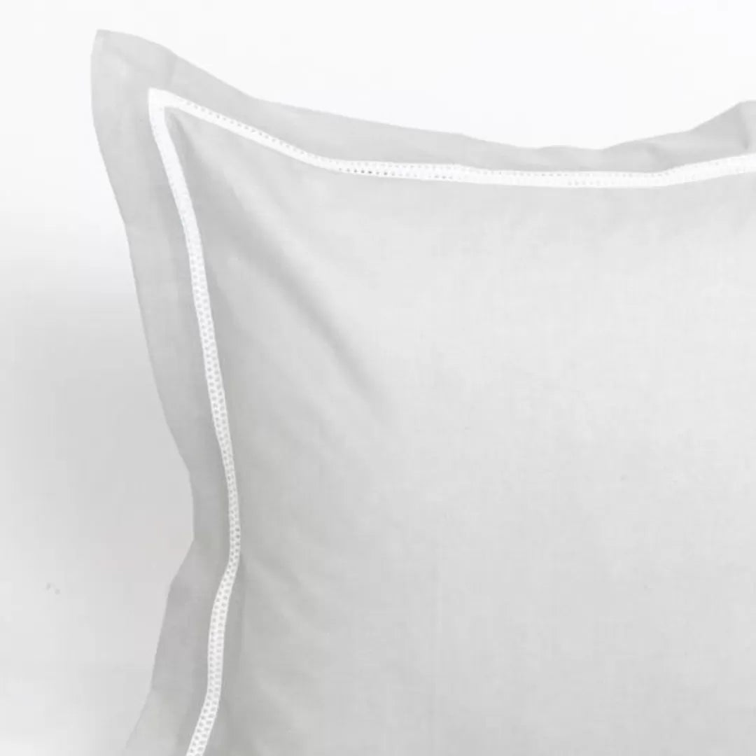 Almofada Decorativa com Renda Cinzento