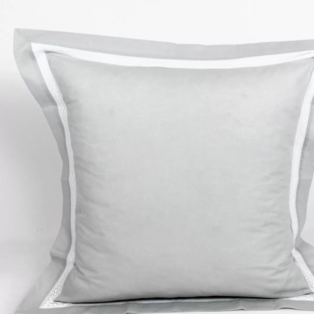 Almofada Decorativa com Renda Cinzento