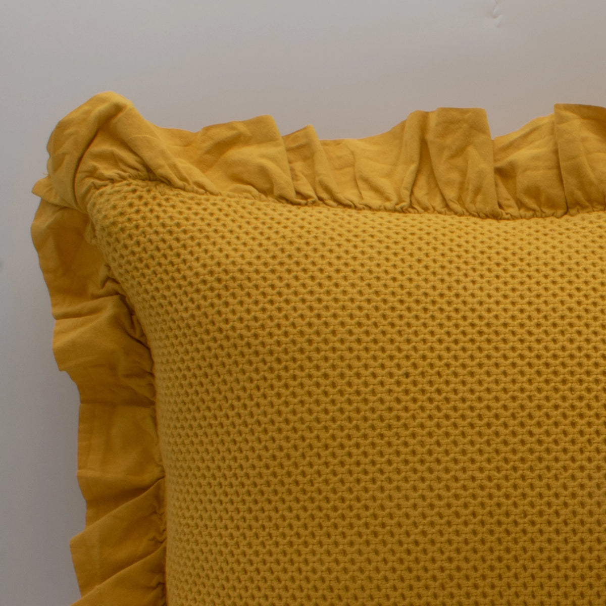 Almofada de Colcha com Folho Amarelo