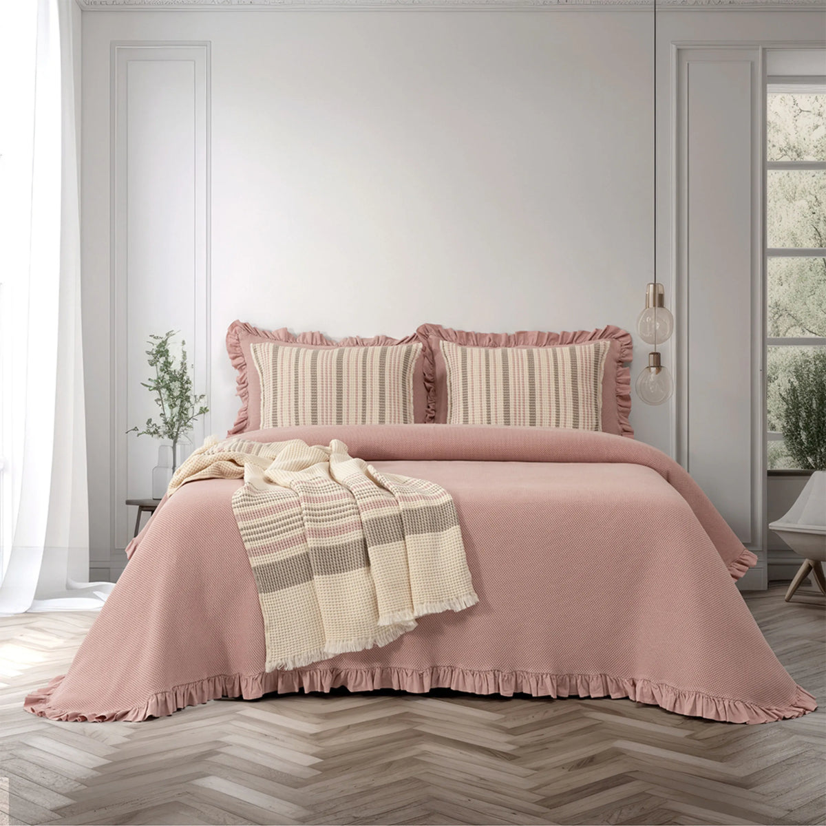 Colcha com Folho Cor-de-Rosa