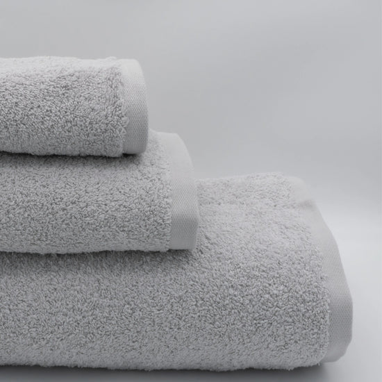 (3 Piezas) Toallas Lisas Gris
