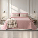 Colcha  com Pontos Cor-de-Rosa
