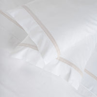 Jogos de Lençóis em Camel e Branco com Detalhes em Padrão Vichy
