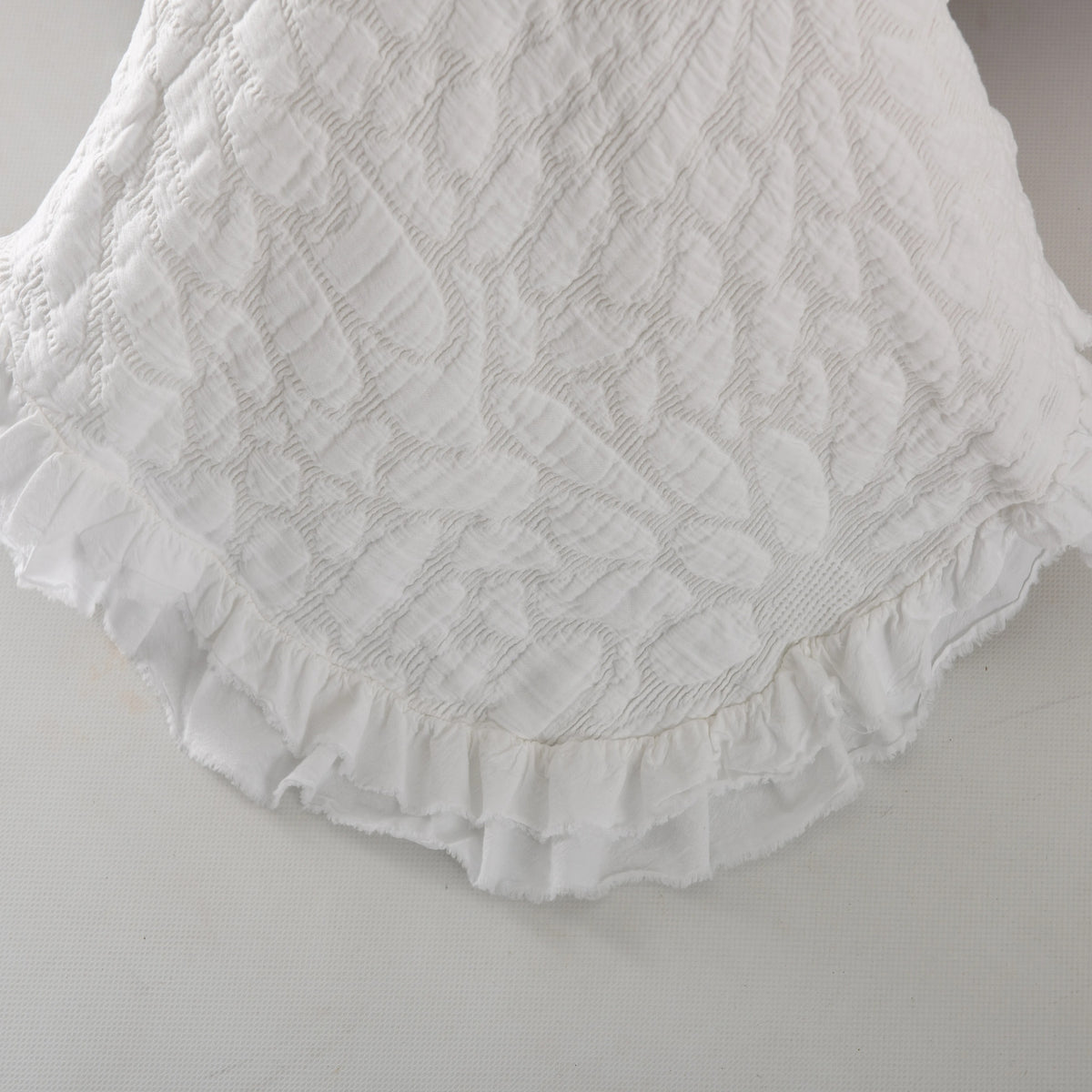 Colcha Flor com Folhos Branco