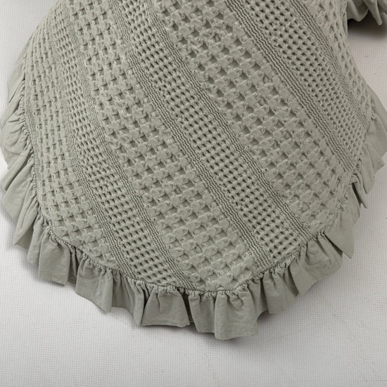 Colcha de Algodón Stonewashed Verde con Volante – Celeste