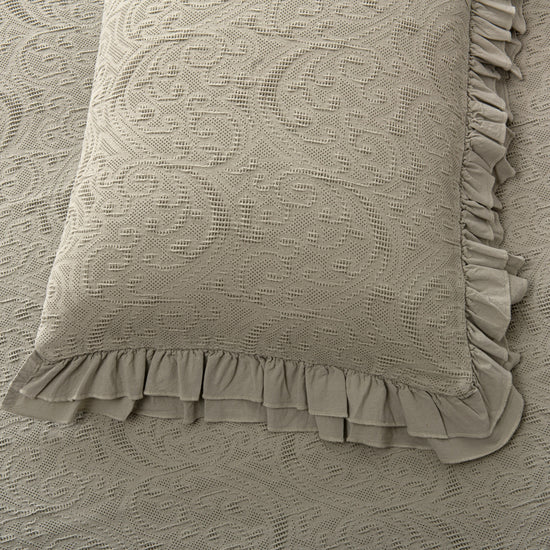 Colcha de Algodón Stonewashed Verde con Volante Doble – Bonnie