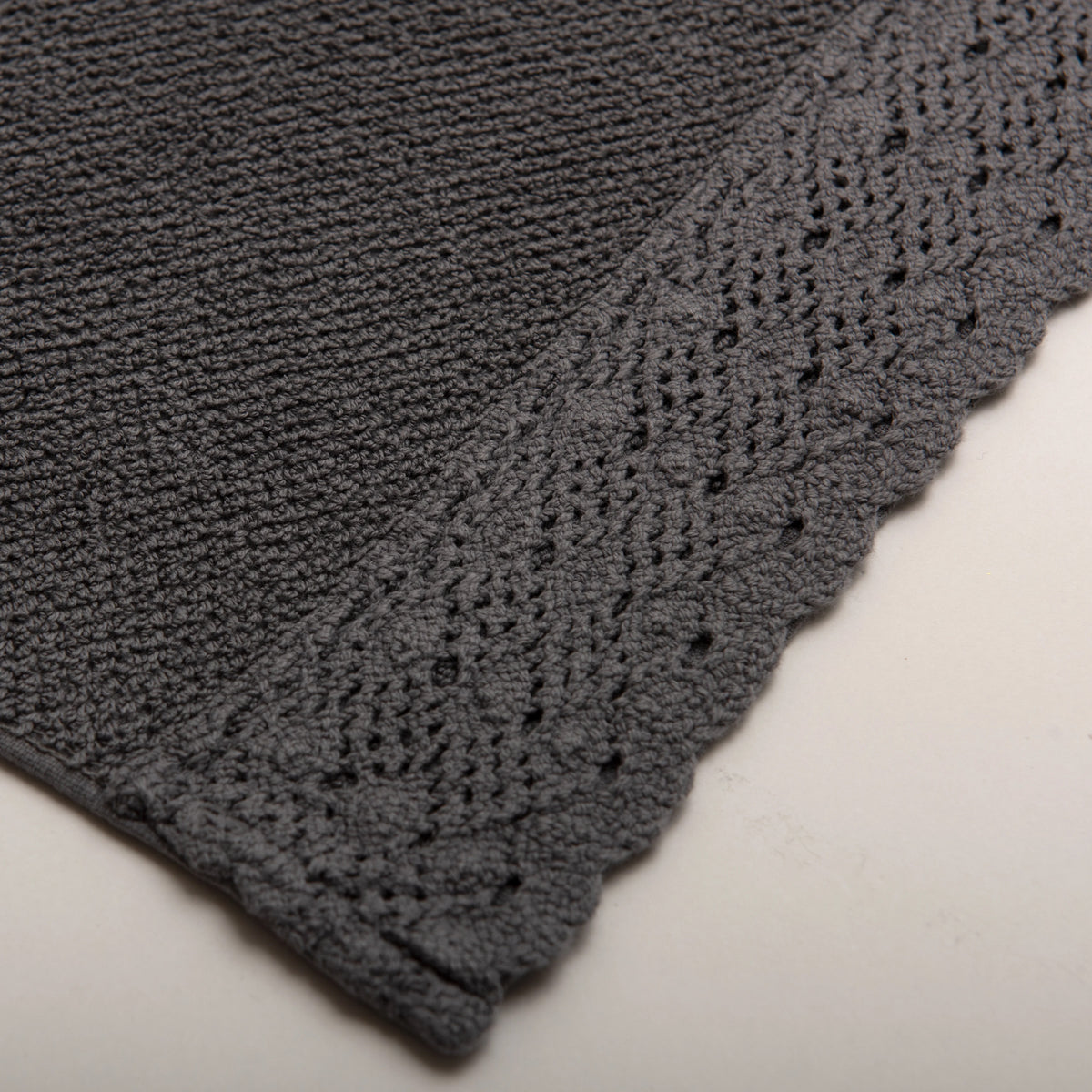 (3 Piezas) Juego de Toallas Gris Oscuro 100% Algodón Stonewashed 500g con Encaje – Alícia