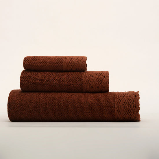 (3 Peças) Jogo de Toalhas Terracota 100% Algodão Stonewashed 500g com Renda – Alícia