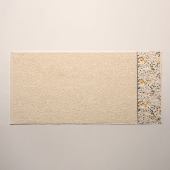 (6 Peças) Jogo de Toalhas 500g Taupe e Bege com Barra Floral – 774