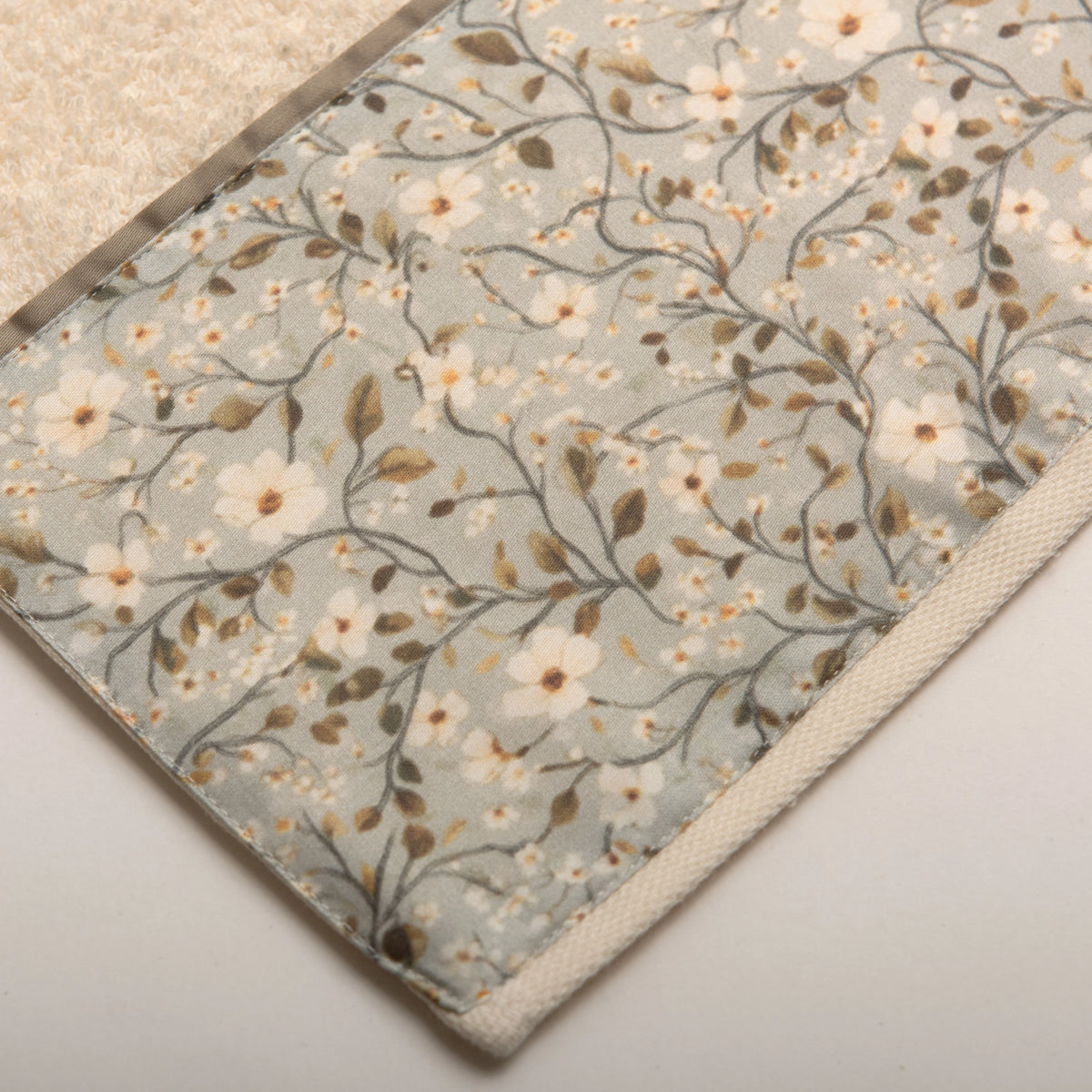 (6 Piezas) Juego de Toallas 500g Topo y Beige con Cenefa Floral Verde – 772