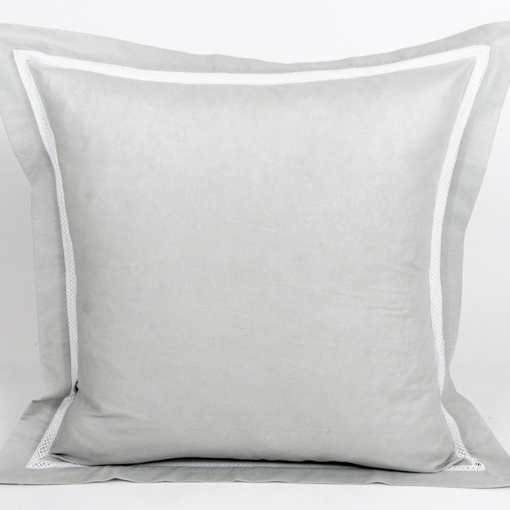 Almofada Decorativa com Renda Cinzento