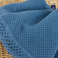 Manta de Algodão com Renda Azul Escuro