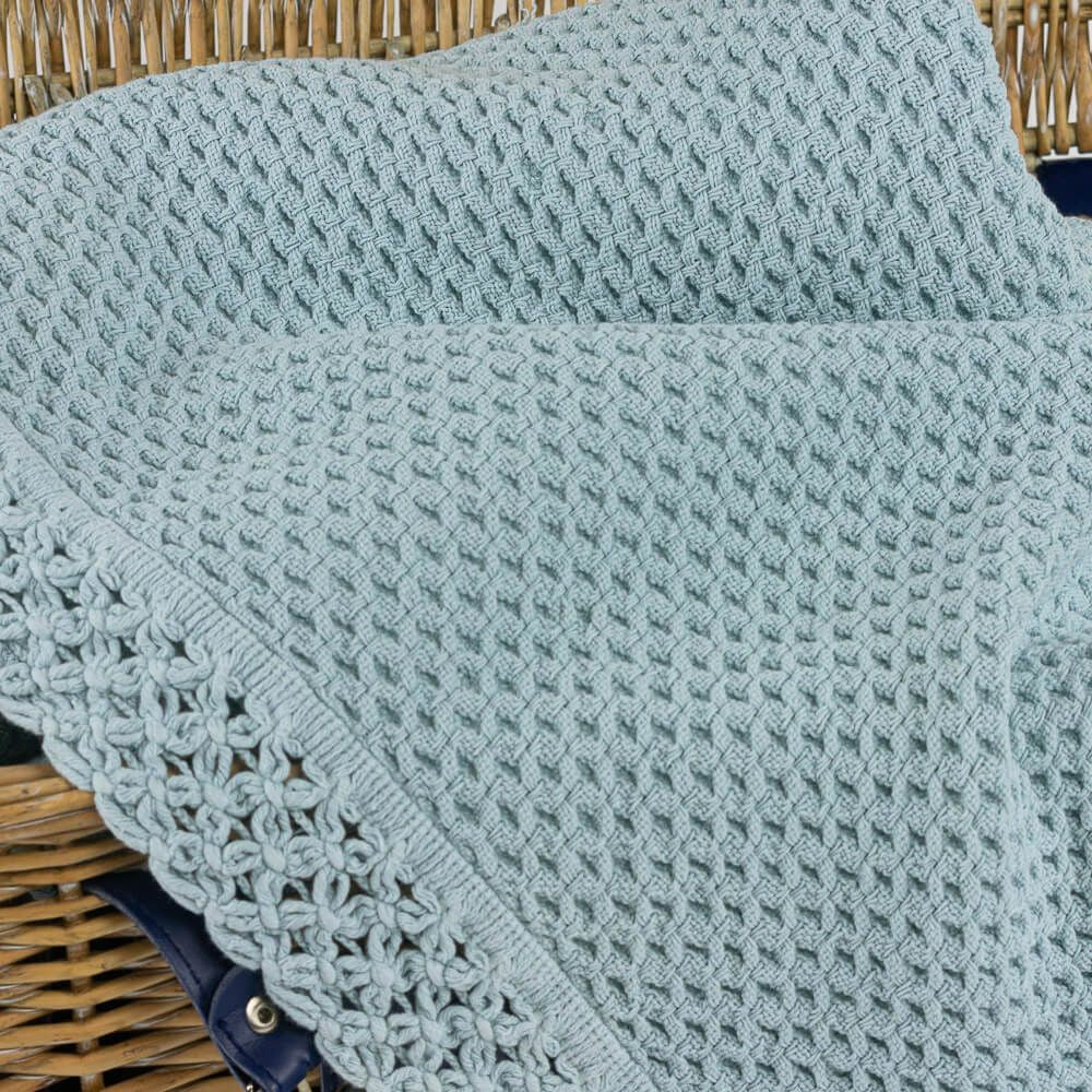 Manta de Algodão com Renda Azul